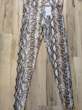 Load image into Gallery viewer, SNAKE-Y LEGGINGS