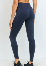 Load image into Gallery viewer, ABSOLUTE SEAMLESS LEGGINGS